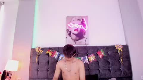 Snapshot of destello_xxx chatting on July 2026 07:07:02 PM Destello online show from July 2026 07:07:02 PM