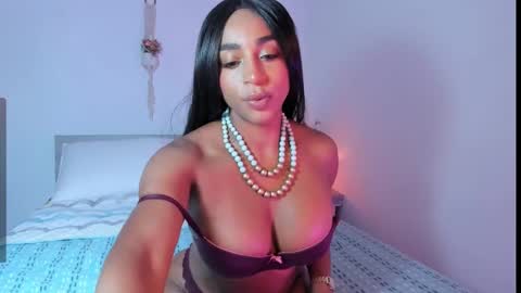 Snapshot of destinnemil chatting on February 2025 12:18:02 PM Destinne Mill online show from February 2025 12:18:02 PM