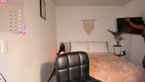 Snapshot of destinnemil chatting on October 2025 11:44:02 AM Destinne Mill online show from October 2025 11:44:02 AM