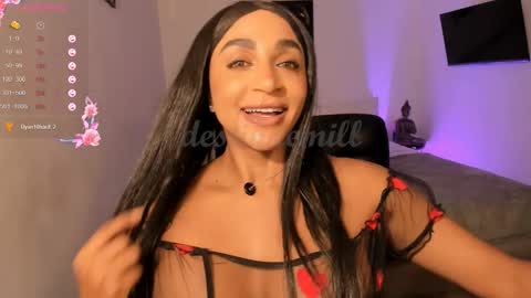 Snapshot of destinnemil chatting on November 2025 01:58:01 PM Destinne Mill online show from November 2025 01:58:01 PM