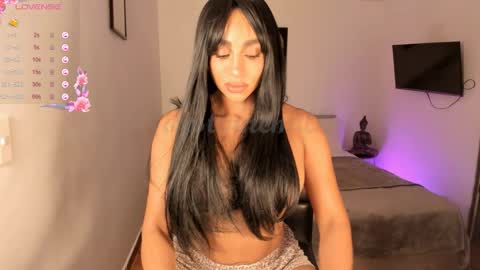 Snapshot of destinnemil chatting on December 2025 11:15:01 AM Destinne Mill online show from December 2025 11:15:01 AM