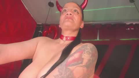 Snapshot of devil_taylorx chatting on November 2025 03:44:02 PM devil_taylorx online show from November 2025 03:44:02 PM