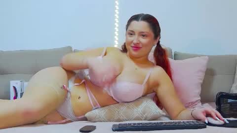 AlexaMills online show from February 2025 03:35:01 PM