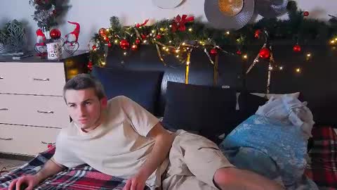 devin_ho online show from December 2024 08:29:01 PM