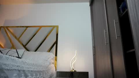 Devin Hunter online show from February 2025 02:28:01 AM