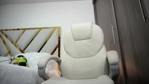 Devin Hunter online show from September 2025 01:07:02 AM