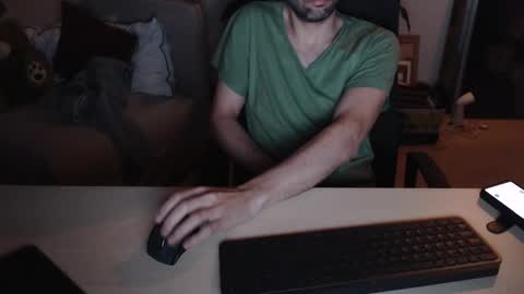 Snapshot of devswiss chatting on February 2025 06:20:02 AM DevSwiss online show from February 2025 06:20:02 AM