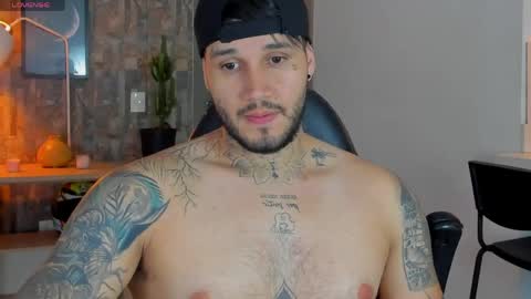 JULIAN online show from May 2026 01:43:01 AM
