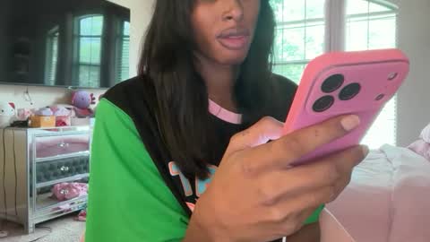 Snapshot of di0rd0lly chatting on June 2026 06:52:01 PM Dolly online show from June 2026 06:52:01 PM