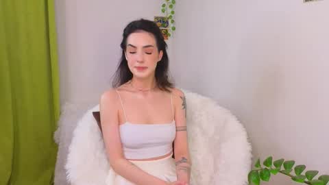 Snapshot of di__moon__ chatting on November 2025 05:08:01 PM Di moon online show from November 2025 05:08:01 PM