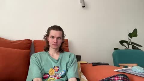 Snapshot of di_n_alex chatting on May 2026 09:05:01 AM Di Alex online show from May 2026 09:05:01 AM
