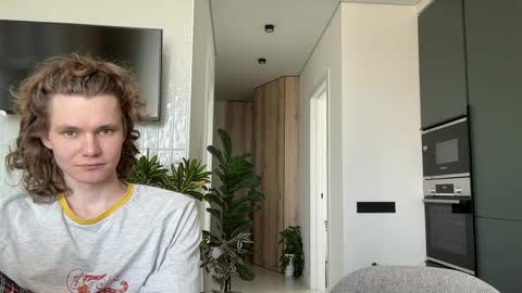 Snapshot of di_n_alex chatting on May 2026 09:02:01 AM Di Alex online show from May 2026 09:02:01 AM
