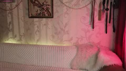 Diana Di Honey online show from February 2026 02:12:02 PM