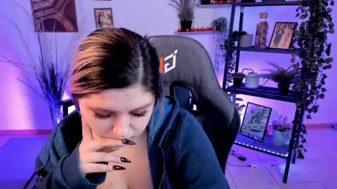 Dia online show from March 2025 11:47:02 PM