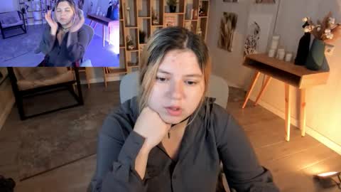 Dia online show from September 2025 08:02:01 PM