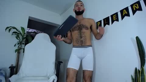 Snapshot of diamond_black00 chatting on January 2025 10:08:01 PM MaSSimo online show from January 2025 10:08:01 PM