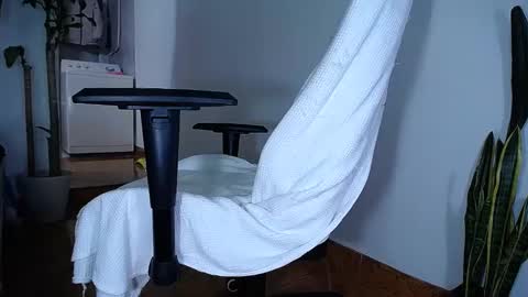 Snapshot of diamond_black00 chatting on February 2025 10:40:02 PM MaSSimo online show from February 2025 10:40:02 PM