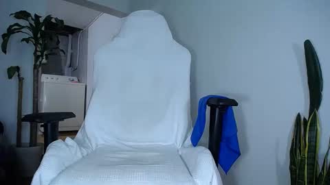 Snapshot of diamond_black00 chatting on February 2025 12:37:02 AM MaSSimo online show from February 2025 12:37:02 AM