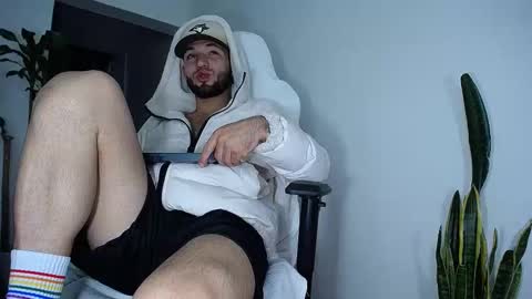 Snapshot of diamond_black00 chatting on February 2025 01:32:01 AM MaSSimo online show from February 2025 01:32:01 AM