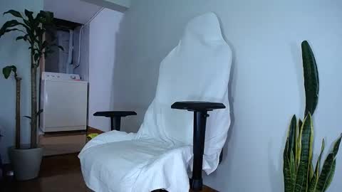 Snapshot of diamond_black00 chatting on February 2025 12:49:02 AM MaSSimo online show from February 2025 12:49:02 AM