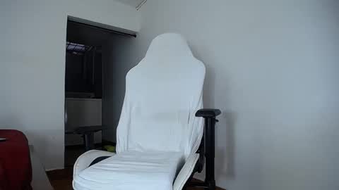 Snapshot of diamond_black00 chatting on October 2025 09:58:02 PM MaSSimo online show from October 2025 09:58:02 PM