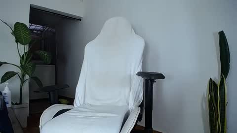 Snapshot of diamond_black00 chatting on November 2025 08:52:01 PM MaSSimo online show from November 2025 08:52:01 PM