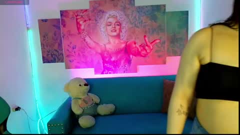 Snapshot of diamondfox_m chatting on May 2026 11:33:02 PM Your Diamond online show from May 2026 11:33:02 PM