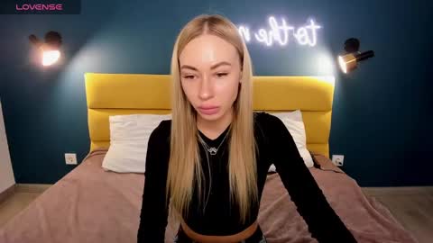 Diana  online show from January 2025 08:41:02 AM