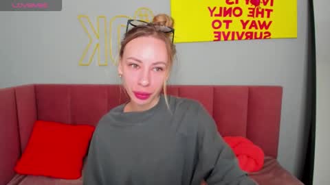 Diana  online show from November 2025 02:45:02 AM