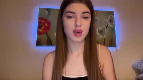 DIANA  online show from October 2025 10:33:01 PM