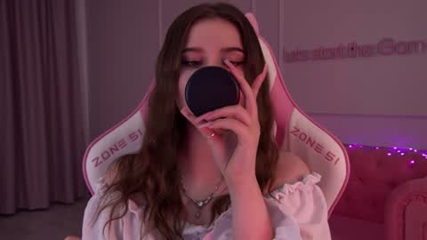 Snapshot of dianabecker chatting on January 2025 04:32:01 AM Diana online show from January 2025 04:32:01 AM