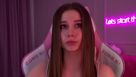 Snapshot of dianabecker chatting on January 2025 09:19:01 PM Diana online show from January 2025 09:19:01 PM