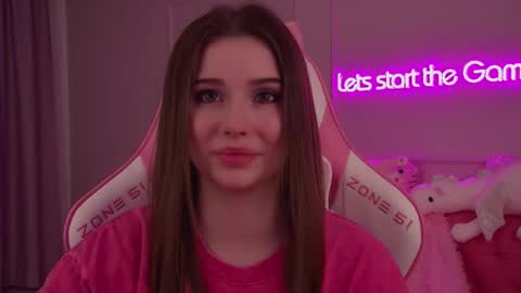 Snapshot of dianabecker chatting on February 2025 10:07:02 PM Diana online show from February 2025 10:07:02 PM