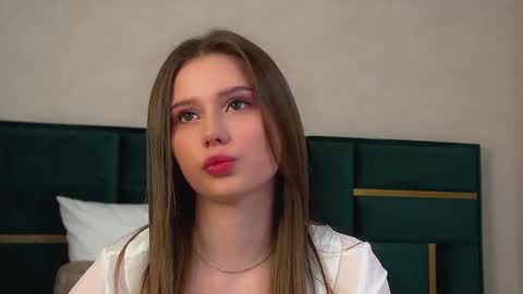 Snapshot of dianabecker chatting on October 2025 06:27:02 AM Diana online show from October 2025 06:27:02 AM