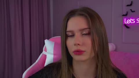 Snapshot of dianabecker chatting on November 2025 07:49:02 PM Diana online show from November 2025 07:49:02 PM