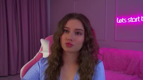 Snapshot of dianabecker chatting on November 2025 07:02:02 PM Diana online show from November 2025 07:02:02 PM