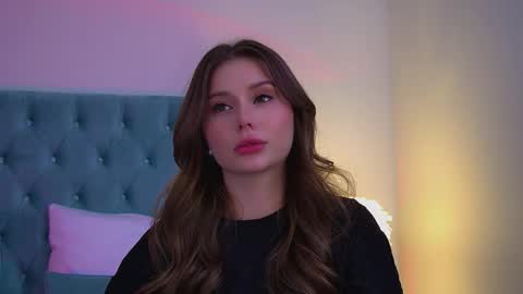 Snapshot of dianabecker chatting on November 2025 06:43:02 PM Diana online show from November 2025 06:43:02 PM