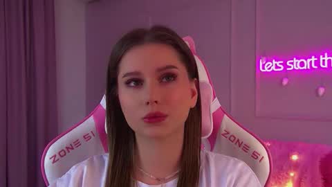 Snapshot of dianabecker chatting on December 2025 06:21:01 AM Diana online show from December 2025 06:21:01 AM