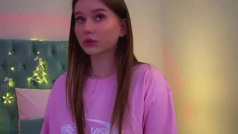 Snapshot of dianabecker chatting on December 2025 06:27:02 PM Diana online show from December 2025 06:27:02 PM