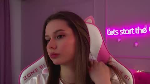 Snapshot of dianabecker chatting on December 2025 12:37:02 AM Diana online show from December 2025 12:37:02 AM