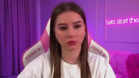 Diana online show from June 2026 06:08:01 PM