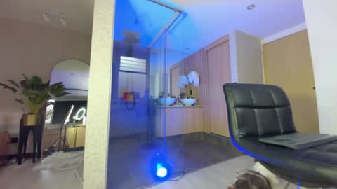 dianac1998 online show from September 2025 09:14:02 PM