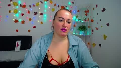 Snapshot of dianamgg chatting on December 2025 07:23:02 PM Diana online show from December 2025 07:23:02 PM