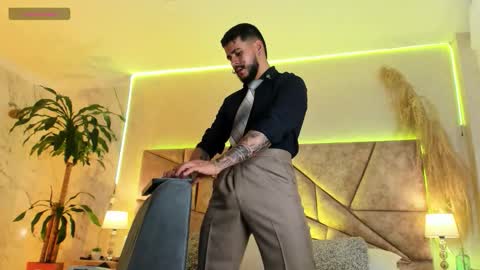 Snapshot of dickgriffith chatting on November 2025 11:01:02 AM Dick Griffith online show from November 2025 11:01:02 AM