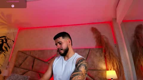 Snapshot of dickgriffith chatting on November 2025 07:48:02 PM Dick Griffith online show from November 2025 07:48:02 PM