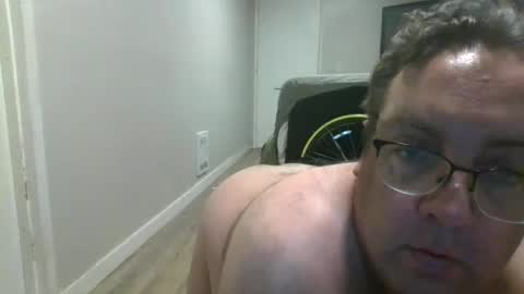 Snapshot of didgeman1984 chatting on October 2025 01:03:02 AM Didgeman online show from October 2025 01:03:02 AM