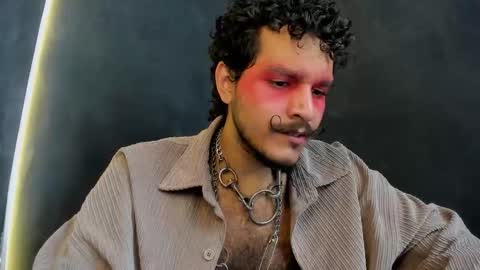 diemond_latinx98 online show from November 2025 05:58:02 PM