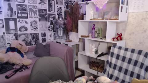 Hi im Alice 3 Im usualy online 03-10 or 17-21 UTC0 online show from November 2025 07:30:01 AM