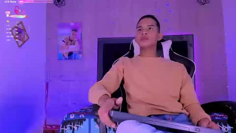 Snapshot of dilam_alfonzo chatting on September 2025 01:00:02 PM Dilan online show from September 2025 01:00:02 PM