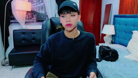  DILAN online show from May 2026 07:32:02 PM